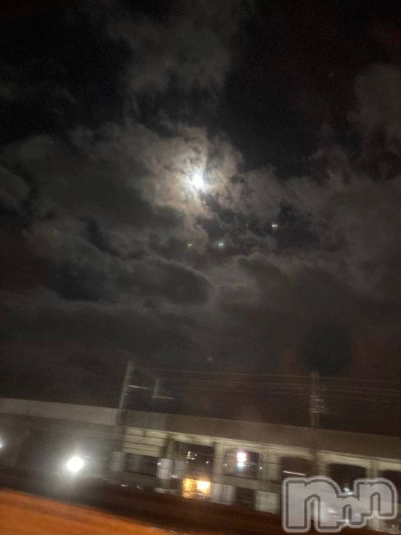 三条デリヘル新潟デリヘル倶楽部　三条店(ニイガタデリヘルクラブ　サンジョウテン) ゆら(20)の1月3日写メブログ「まだ一緒にいれるよ…♡」