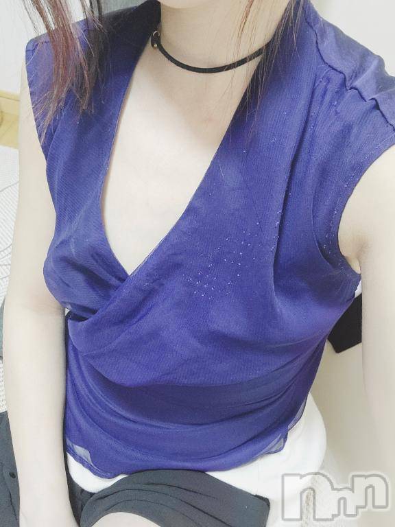 新潟デリヘル人妻不倫処　桃屋　新潟店(ヒトヅマフリンドコロモモヤ)なつめ・新人奥様(38)の2026年4月13日写メブログ「出勤しました🤍🩷🤎🩵」