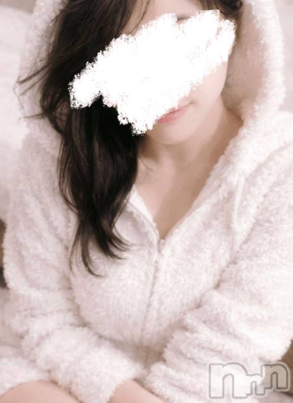 新潟デリヘル人妻不倫処　桃屋　新潟店(ヒトヅマフリンドコロモモヤ) みお・新人奥様(37)の4月17日写メブログ「映画たくさん見たよ」