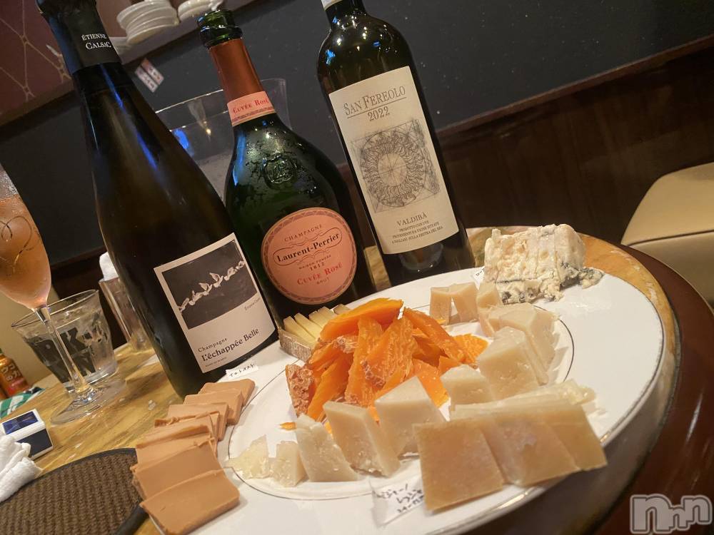��Į����Х��顦�����Daphne(���ե�) �ߤ��Ȥ�6��4���̥�֥�����🧀&🥂��