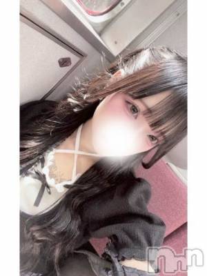 ひなみ(♪♪)(18) 身長158cm、スリーサイズB85(E).W55.H83。上越デリヘル HONEY(ハニー)在籍。