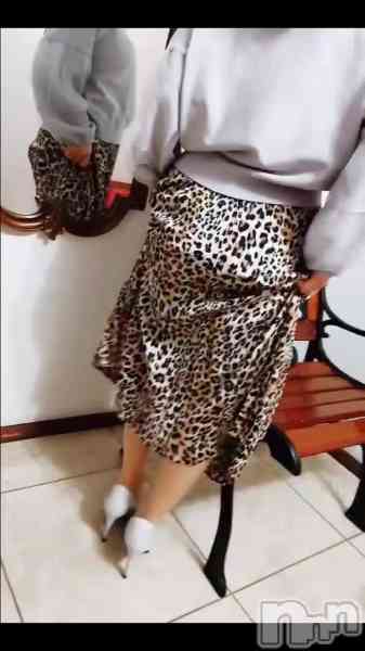 浜辺さりなの動画 こんなお尻はいかがでしょうか。