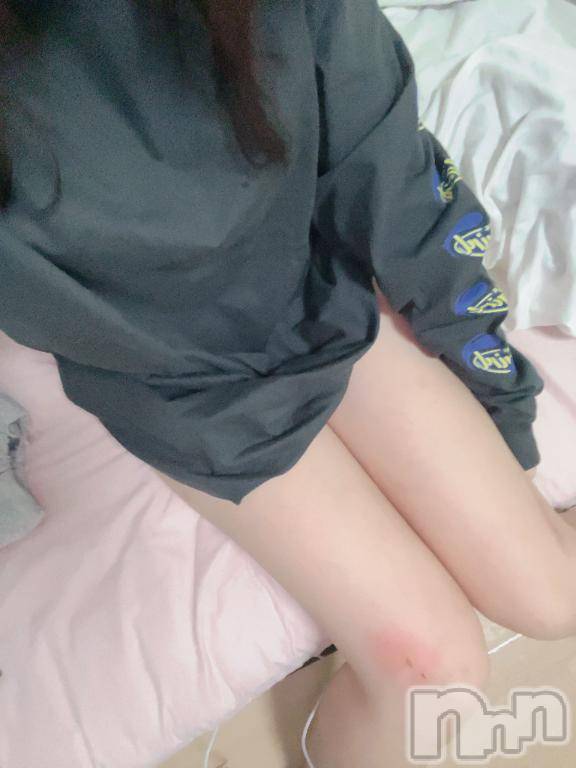 上越デリヘルBLUE BIRD上越店(ブルーバード上越店) りな(23)の12月31日写メブログ「年越し前夜、私のところ来るでしょ？🌙🤍」