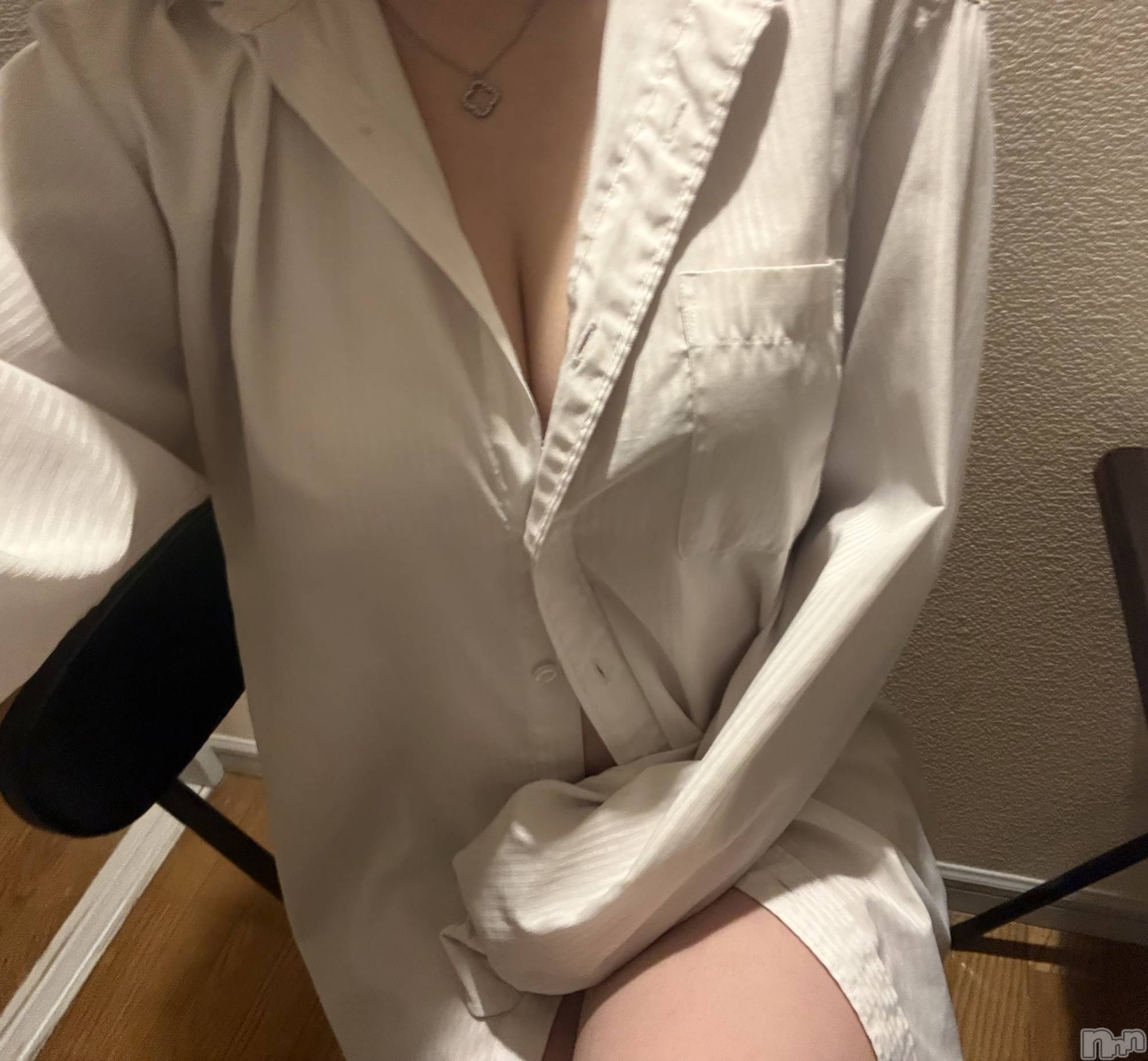 新潟メンズエステMYIRO　-マイロ-(マイロ)はな(21)の2026年1月8日写メブログ「彼シャツ❓」