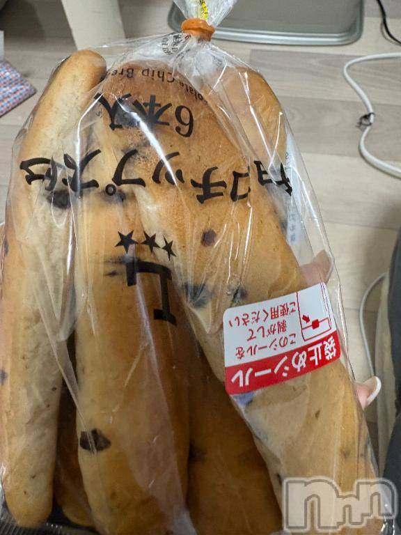 新潟デリヘル奥様特急 新潟店(オクサマトッキュウニイガタテン) れおな(25)の2月9日写メブログ「チョコパン補給タイム🍫🥐」