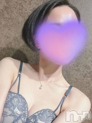 冬花【新人】(26) 身長160cm、スリーサイズB81(B).W55.H83。新潟デリヘル Minx(ミンクス)在籍。