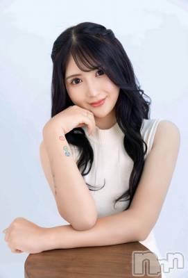 ���ܱ����ˤ��륹�ʥå��������륺�С���Lounge FLEUR(�饦�󥸥ե롼��)�פΥ��㥹�ȡ֤椫�פξҲ����