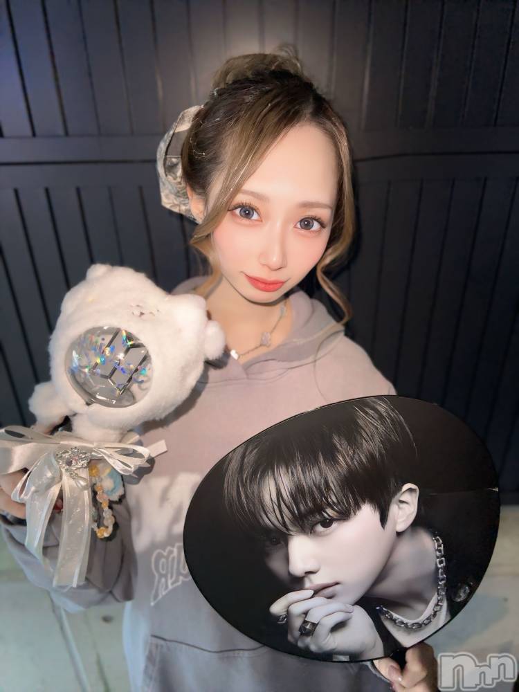 ���ܱ������ʥå��������륺�С�Lounge FLEUR(�饦�󥸥ե롼��) �ޤߤ�5��1���̥�֥����֤Ĥ��ˡ�
