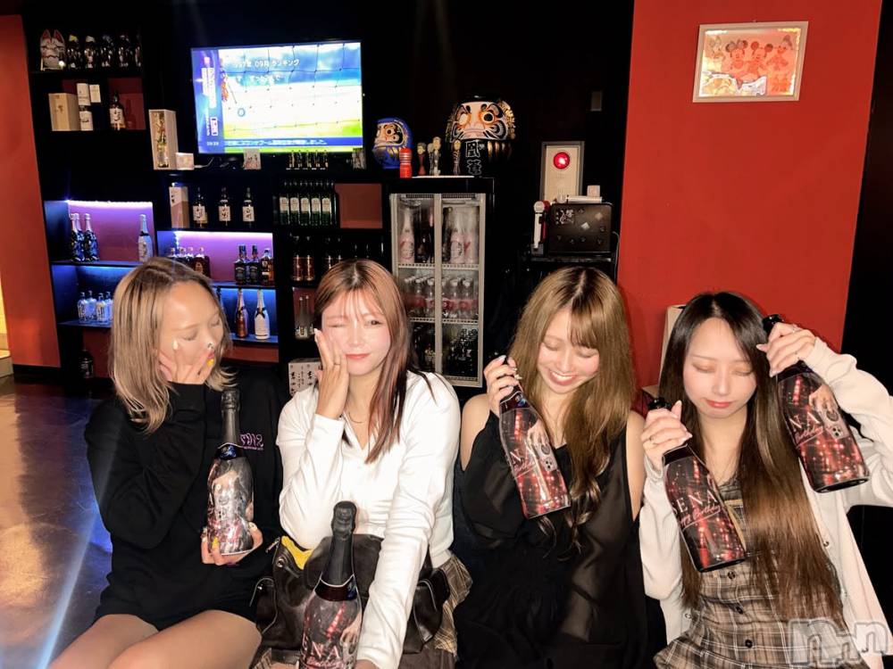 ���ܱ������ʥå��������륺�С�Lounge FLEUR(�饦�󥸥ե롼��) �ޤߤ�10��9���̥�֥�����HBD🤍��