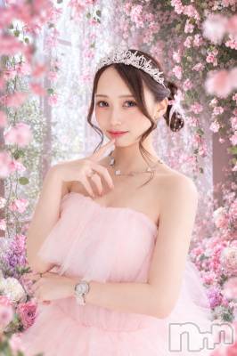 ���ܱ����ˤ��륹�ʥå��������륺�С���Lounge FLEUR(�饦�󥸥ե롼��)�פΥ��㥹�ȡ֤ޤߡפξҲ����