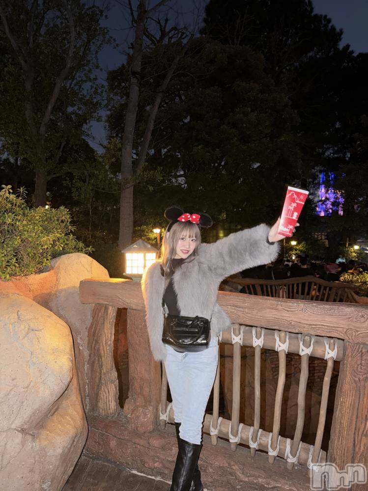 ���ܱ������ʥå��������륺�С�Lounge FLEUR(�饦�󥸥ե롼��) �����2��27���̥�֥�����ǰ��✨��