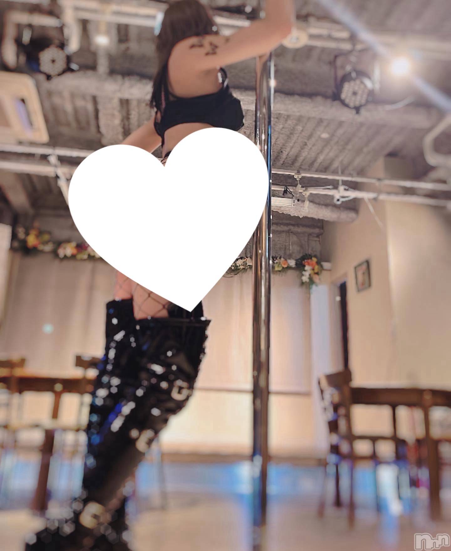 新潟ギャラ飲み今すぐ乾杯【ギャラ飲み】新潟コンパ(イマスグカンパイギャラノミニイガタコンパ)つぐみ(27)の2026年3月27日写メブログ「チラ見せ～🍑」