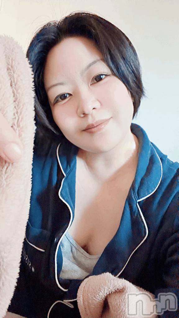 新潟デリヘル新潟市鳥屋野潟ちゃんこ(ニイガタシトヤノガタチャンコ)有紗(38)の2026年10月23日写メブログ「(  ¯꒳​¯ )ᐝ寝起きすっぴん」