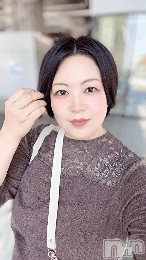 新潟デリヘル新潟市鳥屋野潟ちゃんこ(ニイガタシトヤノガタチャンコ)有紗(38)の2026年10月23日写メブログ「💄💋強めメイク？」
