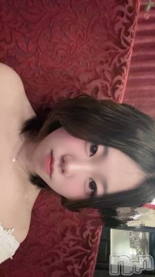 ���ܱ�������Х��顦�����club Eight(����֡�������) �ߤ�(19)��2��4���̥�֥����ֽж��档��.*���ߡ�