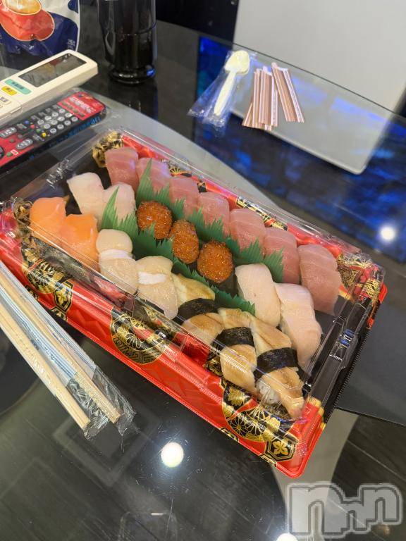 長岡デリヘルROOKIE(ルーキー)なる☆プラチナ(19)の2026年2月15日写メブログ「おすしもぐもぐ💕」