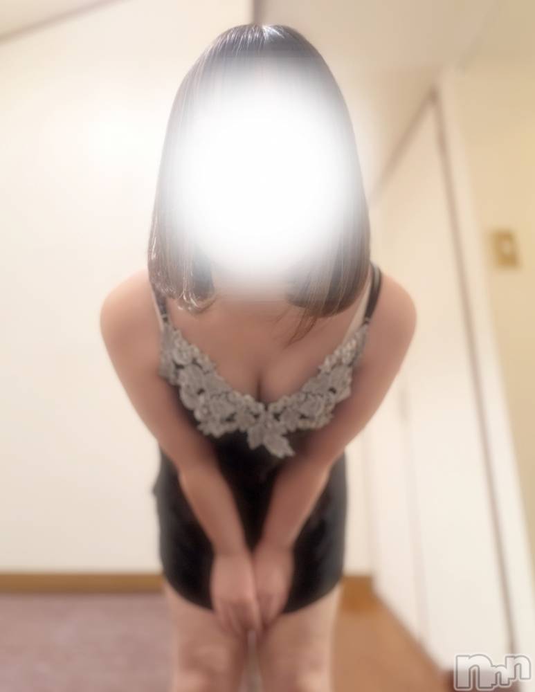 新潟メンズエステあろまえすて＠新潟(アロマエステアットニイガタ) 実奈美＊みなみ(24)の4月11日写メブログ「じーっ」