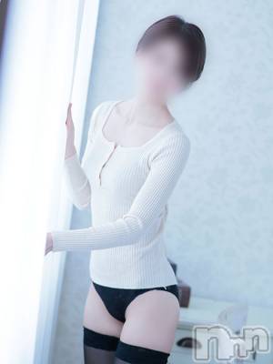 夏目(28) 身長159cm、スリーサイズB80(B).W57.H85。新潟デリヘル 人妻楼　新潟店(ヒトヅマロウ　ニイガタテン)在籍。