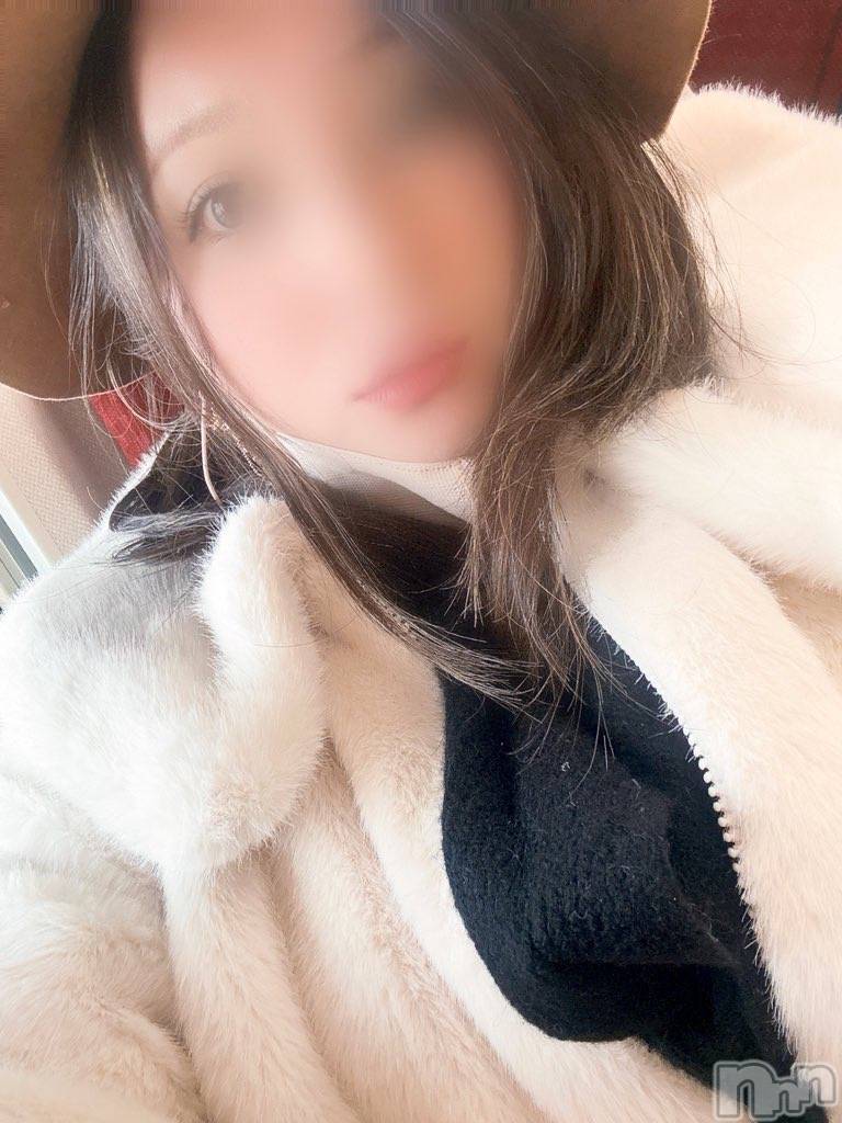 新潟メンズエステ愛ぃ撫 -アィーブ-(アイーブ)まりな(34)の2026年4月27日写メブログ「チラリとね。」