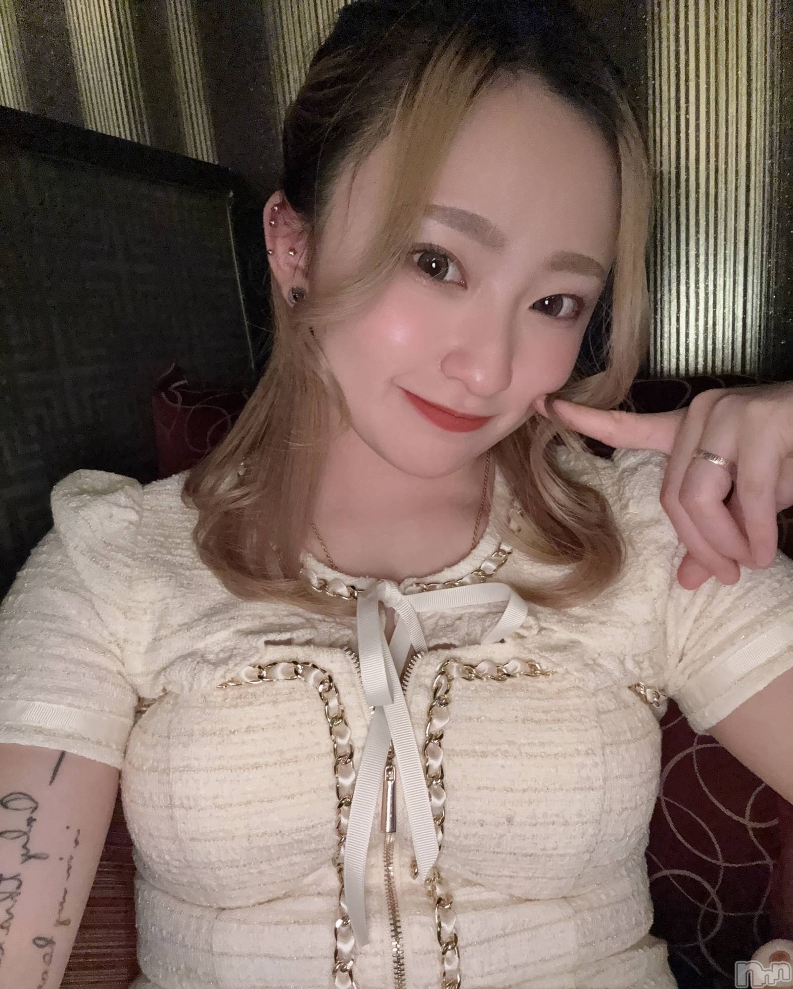 ��Ʋ����Х��顦�����THE LOUNGE ����(�饦�󥸥ե���) ��2026ǯ3��15���̥�֥����ֿ������ɥ쥹�㤤�ޤ�����👗‎🤍��