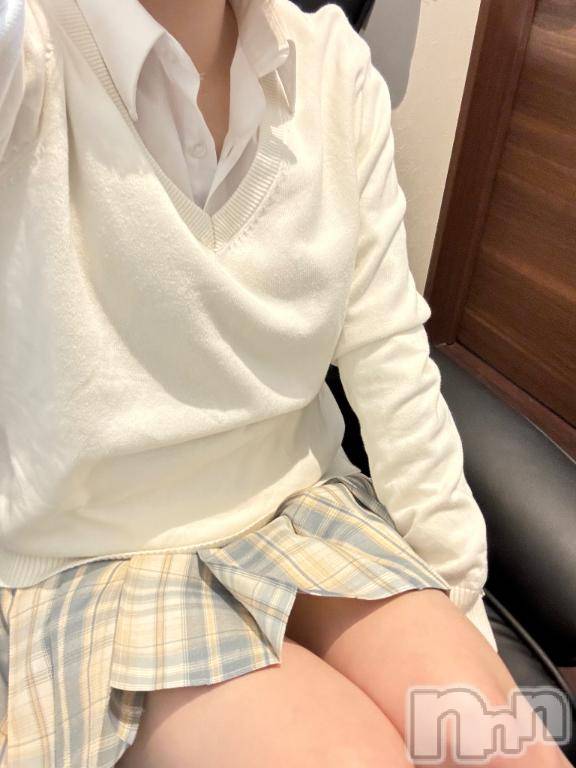 長岡デリヘル純・無垢(ジュンムク)みる(19)の2026年5月29日写メブログ「出勤しました❣️😽」