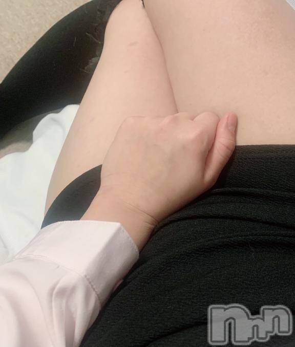 新潟デリヘルOffice Amour(オフィスアムール)体験みか/ヘルス課(18)の2026年3月17日写メブログ「初出勤✨️久しぶりにこんな短いスカート履いた🫣」