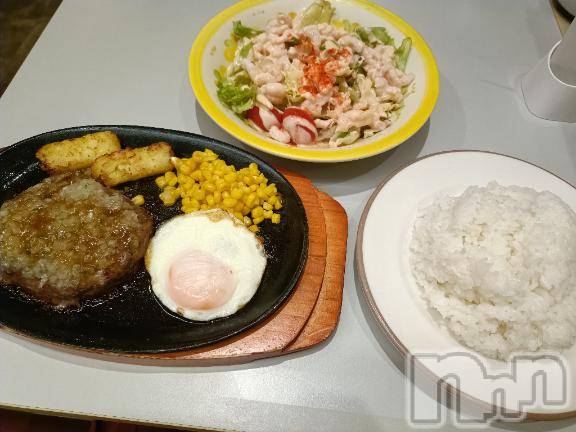 長岡デリヘル純・無垢(ジュンムク)ほたる (22)の2026年4月3日写メブログ「食べ過ぎ😶」