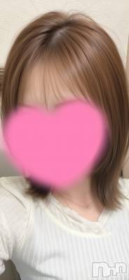 ちなつ・明日入店(35) 身長165cm、スリーサイズB87(C).W58.H86。新潟デリヘル 人妻不倫処　桃屋　新潟店(ヒトヅマフリンドコロモモヤ)在籍。