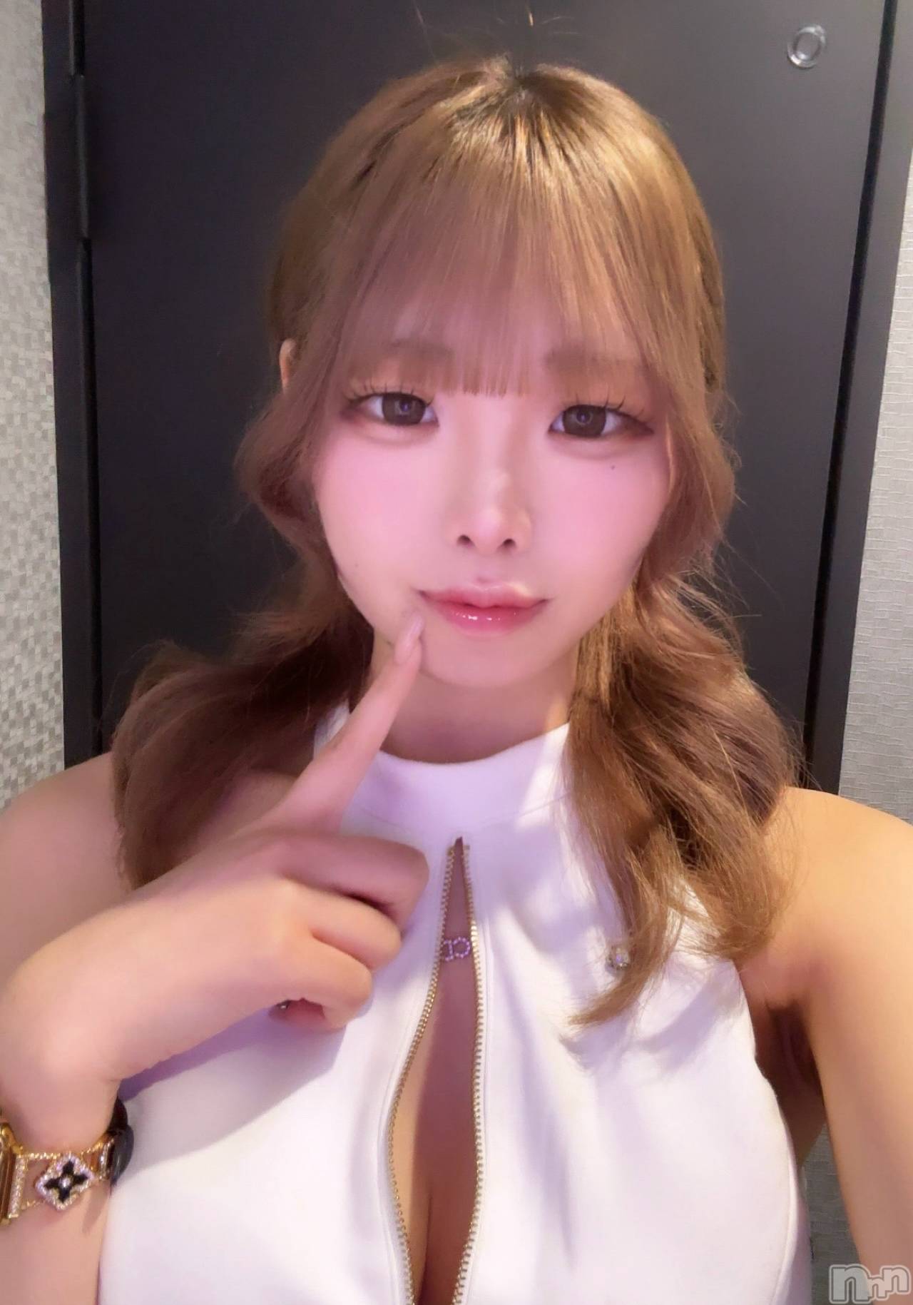 �����������Х��顦�����Lounge Evo(�饦�󥸥���) ��2026ǯ5��4���̥�֥�����🎀🤍��