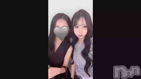��👩🏼‍❤️‍👩🏼��