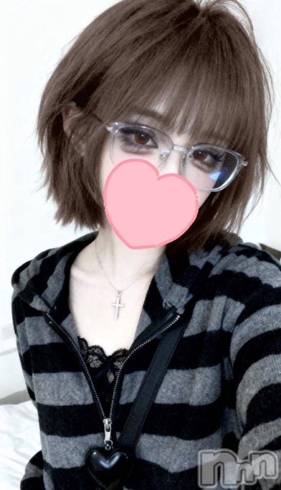 新潟デリヘル奥様特急 新潟店(オクサマトッキュウニイガタテン)めいか(22)の2026年4月26日写メブログ「髪型どれ推し？🩷」