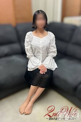 ひとみ奥様(35) 身長156cm、スリーサイズB84(C).W58.H85。新潟デリヘル 新潟人妻　2nd Wife(セカンドワイフ)在籍。