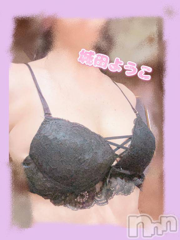 新潟デリヘル五十路マダム新潟店(カサブランカグループ)(イソジマダムニイガタテン)城田ようこ(61)の2026年10月25日写メブログ「出勤日で～す🩷」