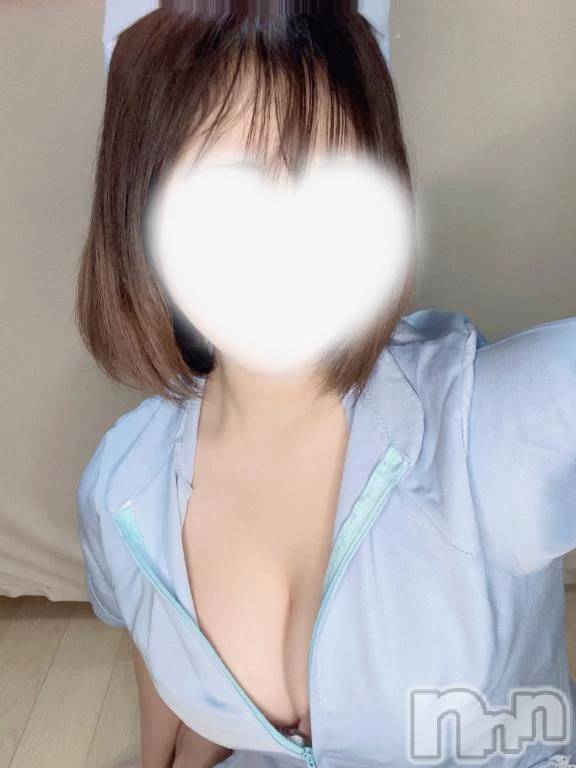 新潟デリヘル新潟デリヘル倶楽部(ニイガタデリヘルクラブ)つばき(22)の2026年5月15日写メブログ「出勤中^ - ^」