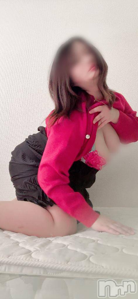 新潟デリヘル奥様特急 新潟店(オクサマトッキュウニイガタテン)るるな(23)の2026年5月26日写メブログ「かたぁいの…。」