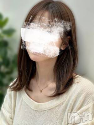 ひとみ・17日入店(38) 身長162cm、スリーサイズB87(D).W58.H86。新潟デリヘル 人妻不倫処　桃屋　新潟店(ヒトヅマフリンドコロモモヤ)在籍。
