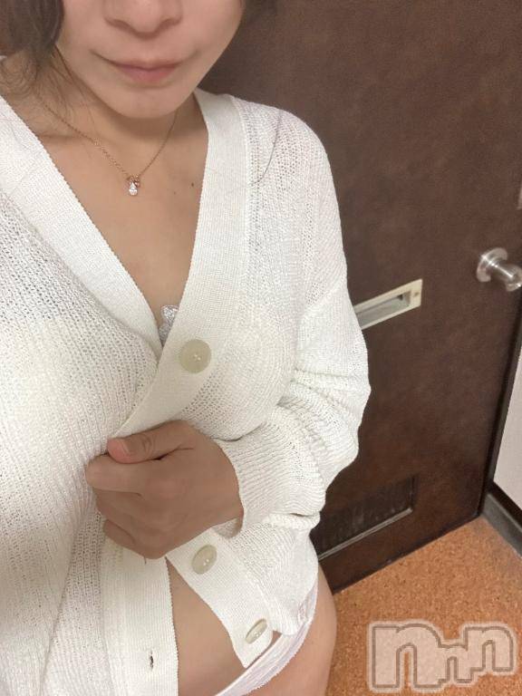 新潟デリヘル新潟人妻　2nd Wife(セカンドワイフ)体験。あやみ奥様(27)の2026年5月28日写メブログ「友達の家の玄関の前で」