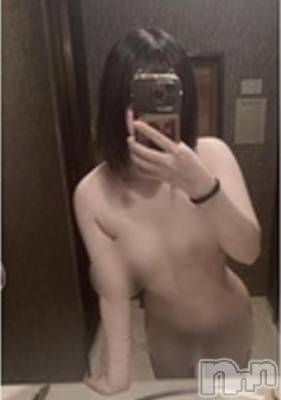 らみ(20) 身長156cm、スリーサイズB84(C).W55.H80。 Las Vegas在籍。