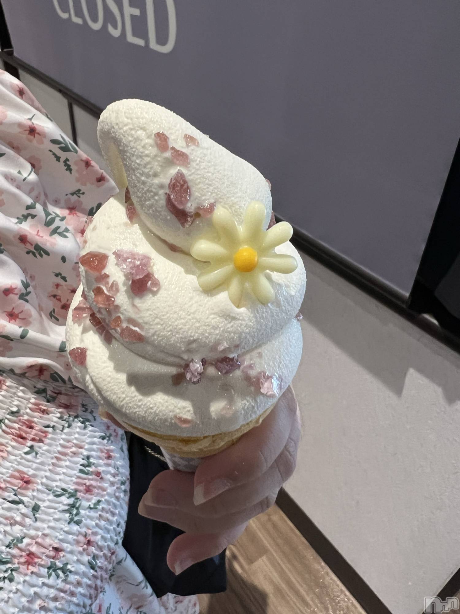 上越デリヘル上越最安値！奥様Deli急便(ジョウエツサイヤスネ！オクサマデリキュウビン)新人　なのか(23)の2026年7月3日写メブログ「あいすっ！退勤だ！」