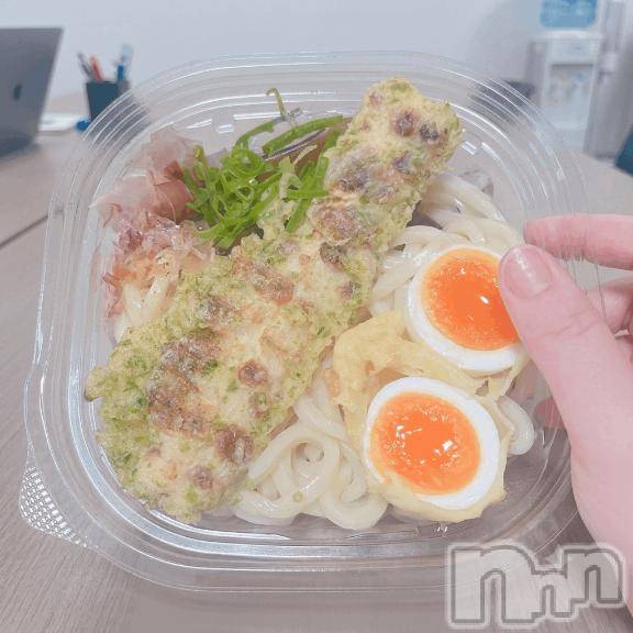 新潟デリヘル人妻不倫処　桃屋　新潟店(ヒトヅマフリンドコロモモヤ) はる・新人奥様(34)の6月8日写メブログ「やっとお昼休み～🙌🏻」