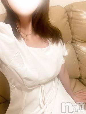 はる・本日入店(34) 身長157cm、スリーサイズB88(D).W59.H87。新潟デリヘル 人妻不倫処　桃屋　新潟店(ヒトヅマフリンドコロモモヤ)在籍。