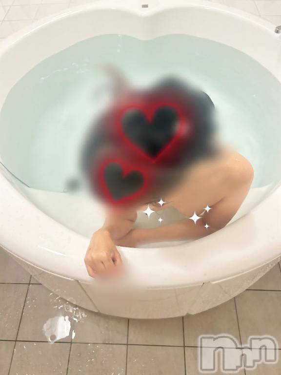 新潟デリヘルSecret Love(シークレットラブ)【新人】ひなの☆未経験の巨乳妻(28)の2026年8月24日写メブログ「本日ようやく😖🩷」