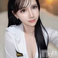 暁ティアラ