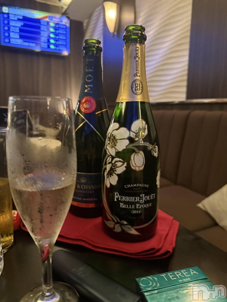 ��Ʋ����Х��顦�����Lounge Veranda(�饦�󥸥٥���) �椦�ʤ�7��10���̥�֥�����7��10�� 18��55ʬ�Υ֥�����