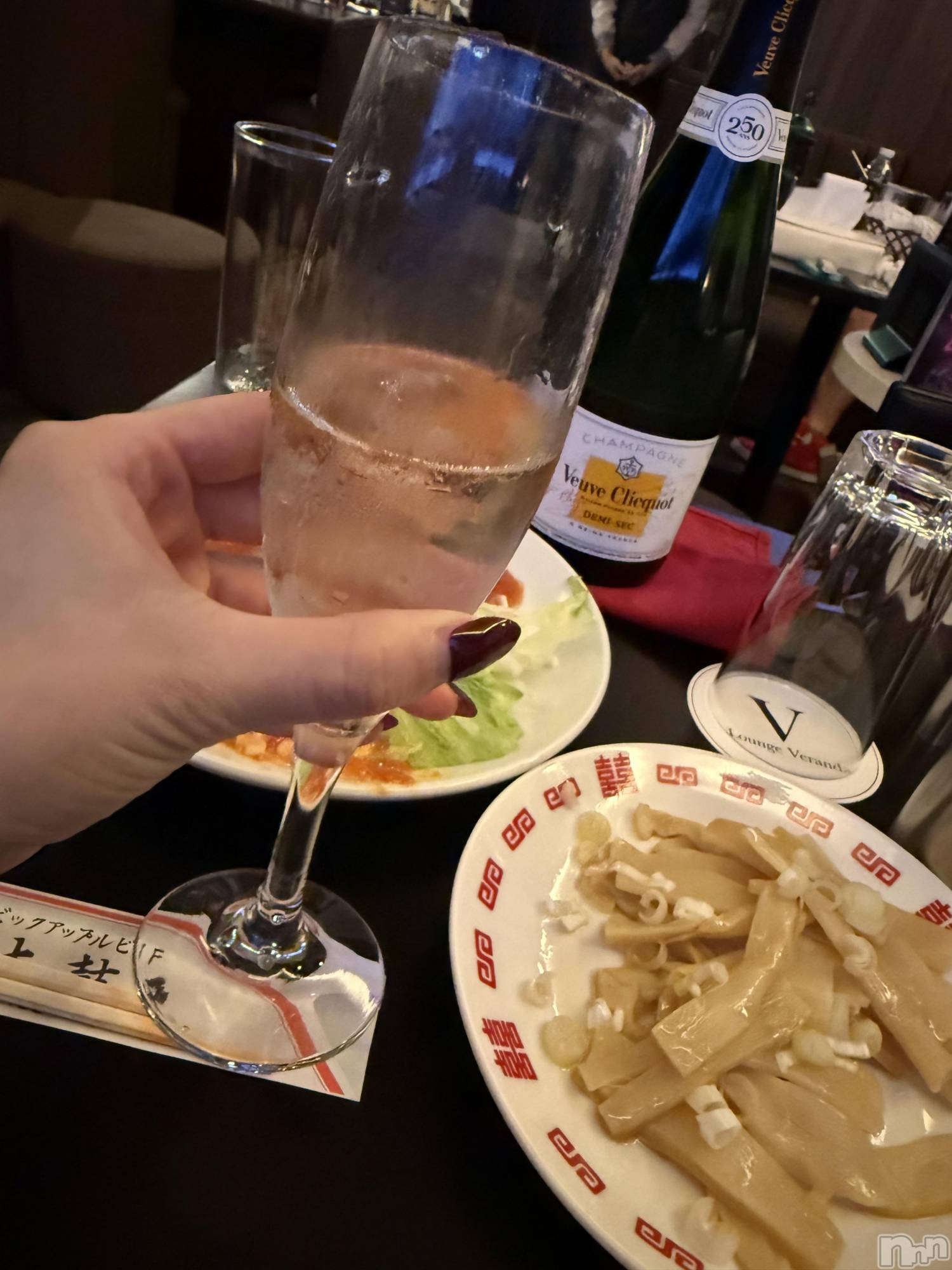 ��Ʋ����Х��顦�����Lounge Veranda(�饦�󥸥٥���) ��2026ǯ8��17���̥�֥�����8��17�� 18��35ʬ�Υ֥�����