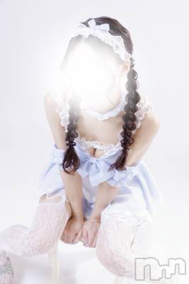 ジュリーしおり(20) 身長165cm、スリーサイズB83(D).W52.H79。新潟おっパブ SUPER ANGEL(スーパーエンジェル)在籍。