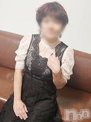 るり(44) 身長155cm、スリーサイズB88(E).W59.H89。新潟デリヘル 熟女の風俗 最終章(ジュクジョノフウゾクサイシュウショウ)在籍。