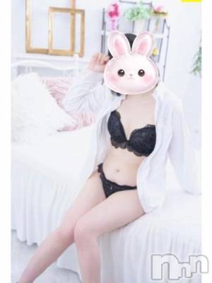 りり(♪)(特別料金)(22) 身長156cm、スリーサイズB86(E).W58.H85。上越デリヘル HONEY(ハニー)在籍。