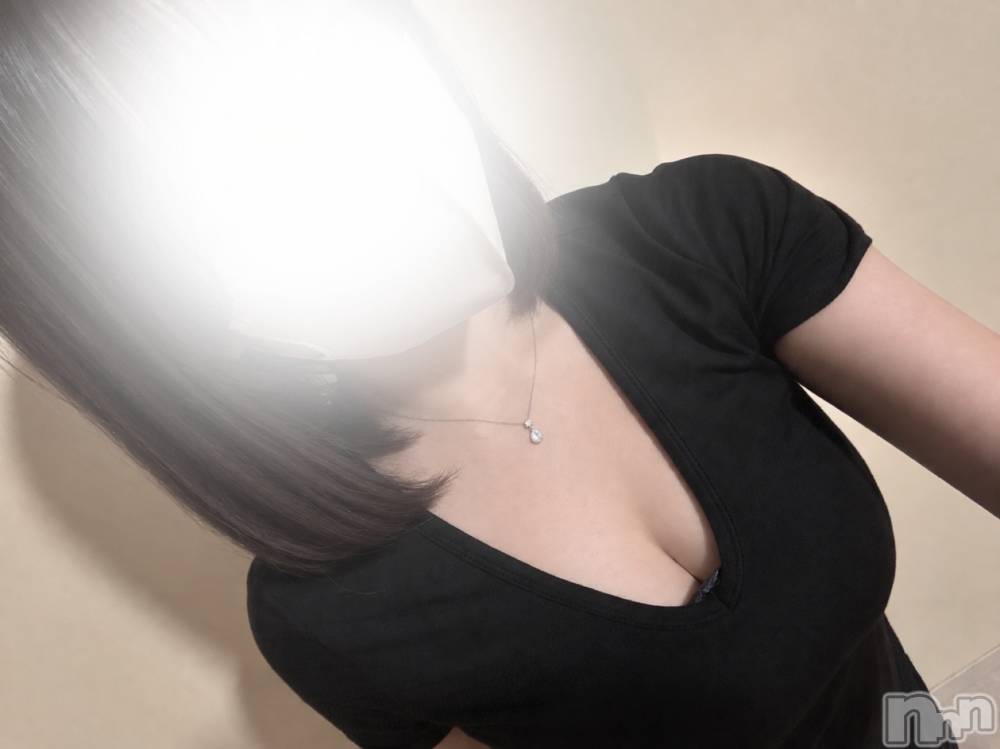 新潟メンズエステ雅-MIYABI-(ミヤビ) まゆ(23)の9月22日写メブログ「12時から🖤」