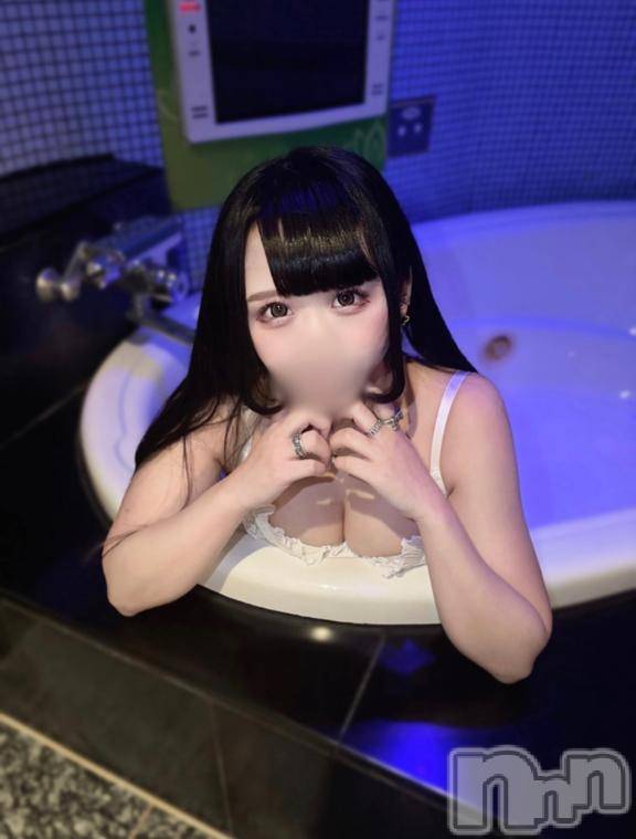 上越デリヘルBLUE BIRD上越店(ブルーバード上越店)あみり(22)の2026年8月22日写メブログ「なんだか落ち着かない気分で…」